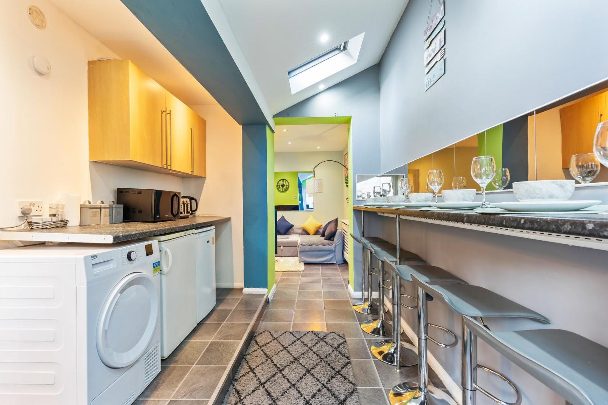Comfy 4Br House Close To Subway Лондон Экстерьер фото