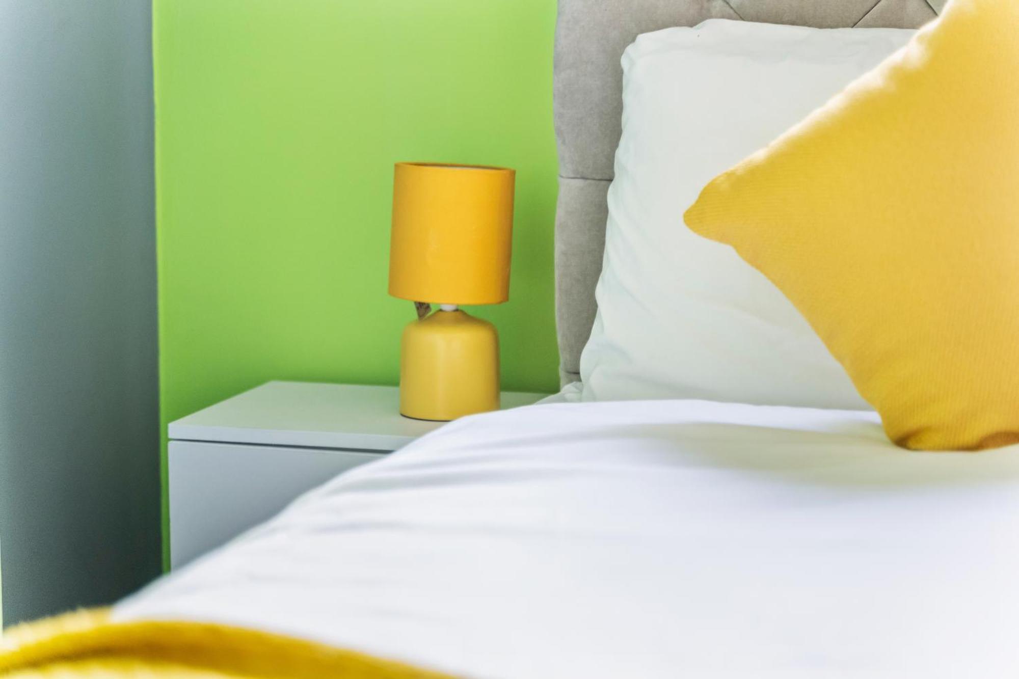 Comfy 4Br House Close To Subway Лондон Экстерьер фото