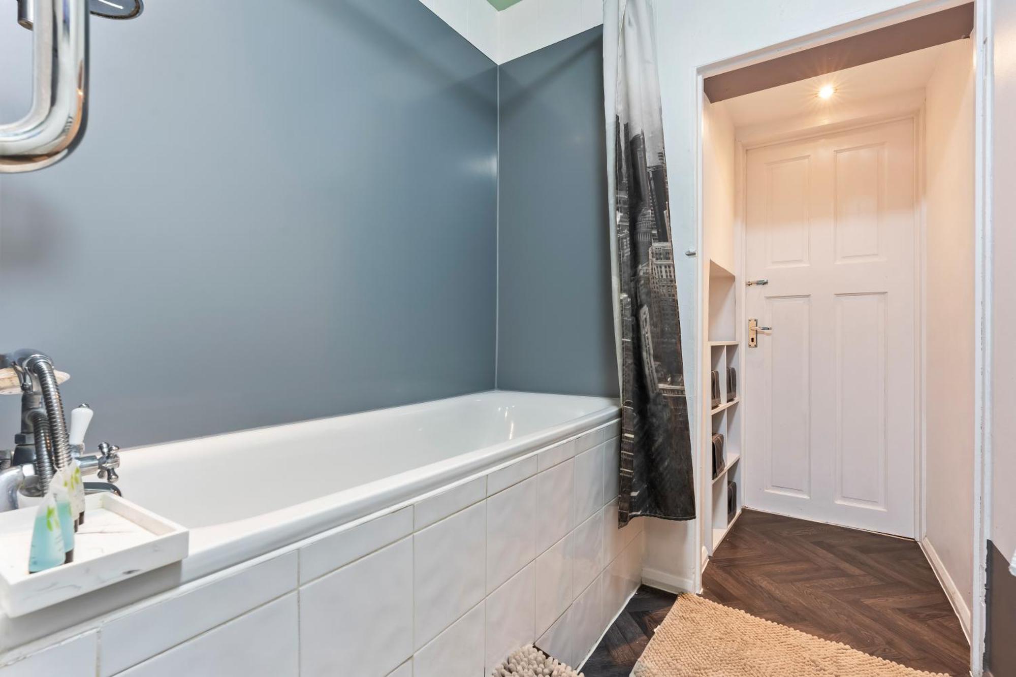 Comfy 4Br House Close To Subway Лондон Экстерьер фото